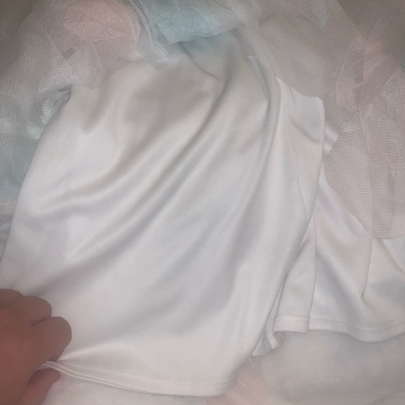 Girls satin ruffle size 5 dress - Picture 8 of 9